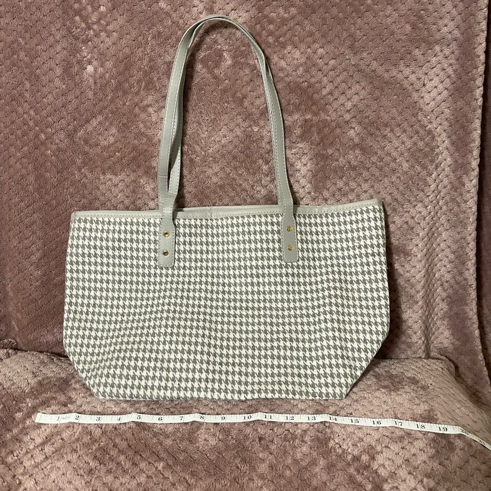 NWOT Grey and White Tote